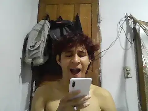 Snapshot of pedrodavid_ chatting on January 4, 2025, 1:21 pm pedrodavid  online show from January 4, 2025, 1:21 pm