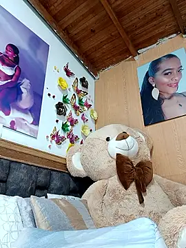 linda-palma online show from December 18, 2025, 4:17 am