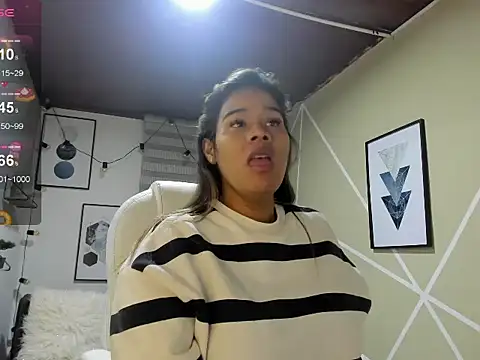 Enma  clark online show from October 27, 2025, 4:02 am