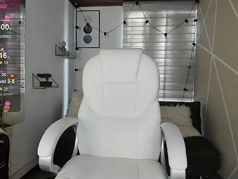 Enma  clark online show from November 4, 2025, 8:45 pm