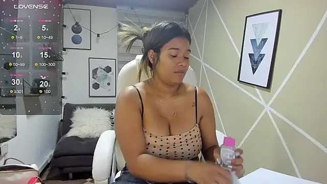 Enma  clark online show from January 10, 2026, 4:41 am