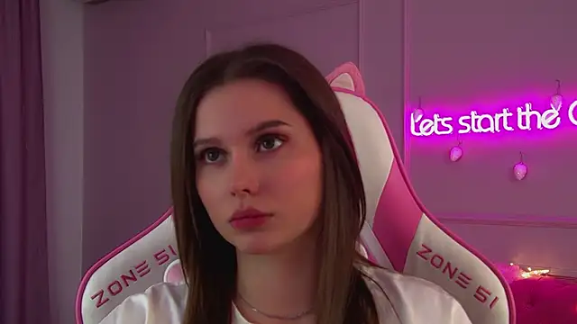 Snapshot of DianaVert chatting on December 15, 2025, 12:38 am DianaVert online show from December 15, 2025, 12:38 am