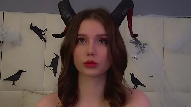 Snapshot of DianaVert chatting on November 1, 2025, 12:28 am DianaVert online show from November 1, 2025, 12:28 am