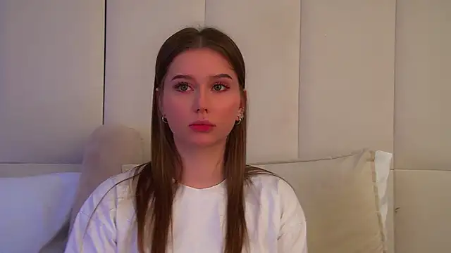 Snapshot of DianaVert chatting on June 25, 2026, 6:24 pm DianaVert online show from June 25, 2026, 6:24 pm