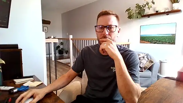 Bigdicktrav902 online show from April 8, 2026, 1:34 pm