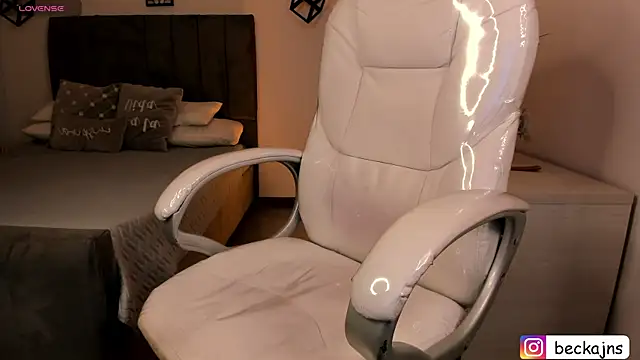 Snapshot of Beck_jones chatting on March 13, 2025, 2:44 pm Beck jones online show from March 13, 2025, 2:44 pm