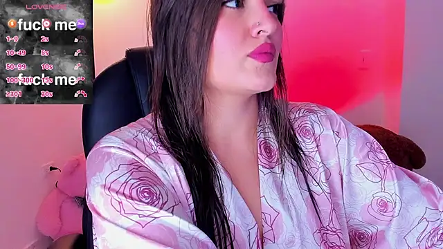 Snapshot of ellarosee_ chatting on January 11, 2026, 6:37 pm ellarosee online show from January 11, 2026, 6:37 pm