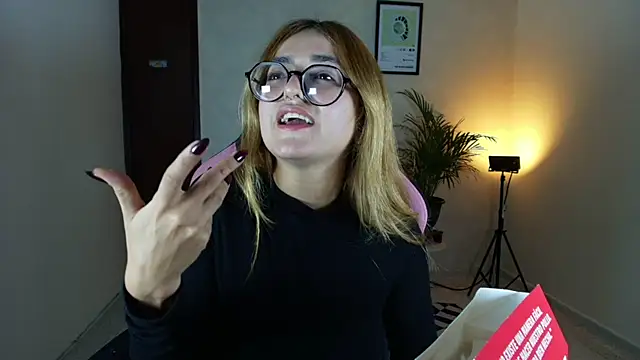 SweetJennaa online show from April 5, 2026, 4:30 am