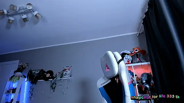 Snapshot of Viv_Player chatting on November 28, 2025, 5:40 am Viv Player online show from November 28, 2025, 5:40 am