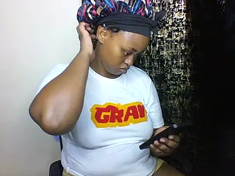 Snapshot of Candii_wet_ chatting on March 11, 2025, 5:13 pm Candii wet  online show from March 11, 2025, 5:13 pm
