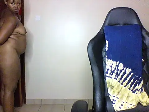 Snapshot of Candii_wet_ chatting on October 9, 2025, 10:43 pm Candii wet  online show from October 9, 2025, 10:43 pm