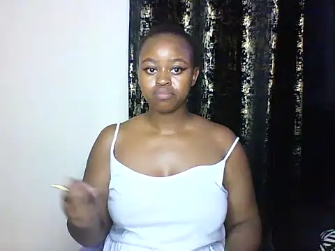 Snapshot of Candii_wet_ chatting on March 4, 2025, 11:43 pm Candii wet  online show from March 4, 2025, 11:43 pm