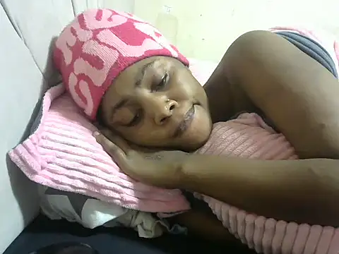 Snapshot of sweetgirlDora chatting on September 21, 2025, 12:38 am sweetgirlDora online show from September 21, 2025, 12:38 am