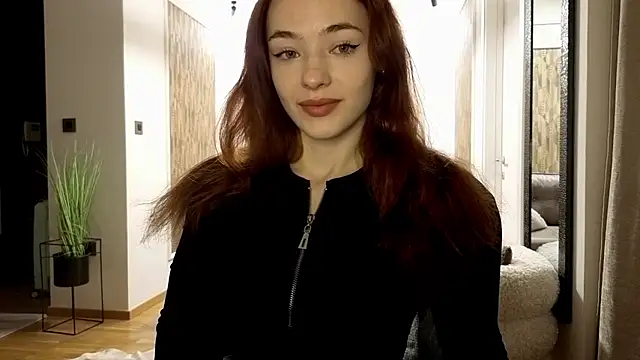 MiaRouge online show from December 16, 2025, 2:49 am