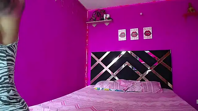 Zaratattoox online show from February 6, 2025, 8:13 pm