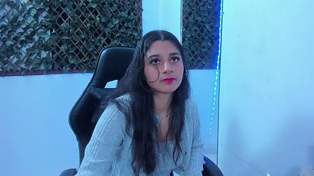 Snapshot of Megan_Whitte chatting on March 9, 2025, 3:43 am Megan Whitte online show from March 9, 2025, 3:43 am