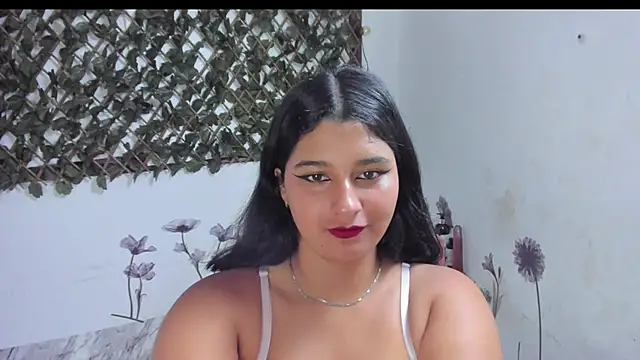 Snapshot of Megan_Whitte chatting on October 14, 2025, 9:47 pm Megan Whitte online show from October 14, 2025, 9:47 pm
