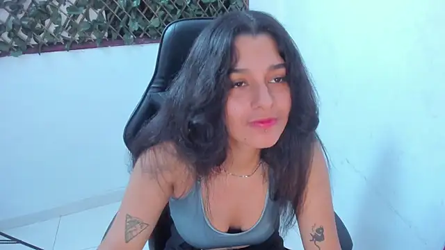 Snapshot of Megan_Whitte chatting on March 17, 2025, 9:33 am Megan Whitte online show from March 17, 2025, 9:33 am