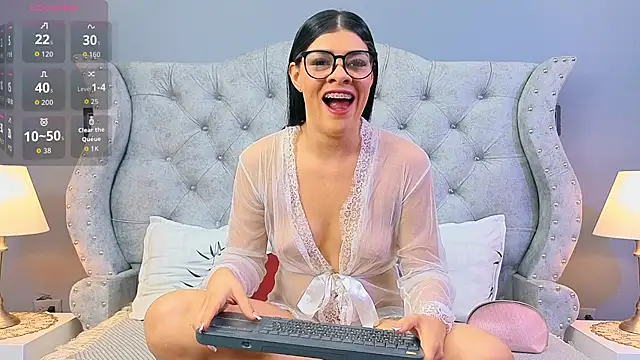 Snapshot of Maguy_Mistress chatting on October 3, 2025, 12:06 pm Maguy Mistress online show from October 3, 2025, 12:06 pm