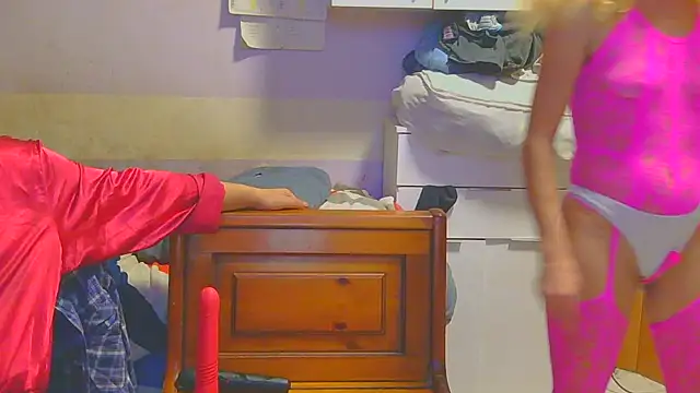 Snapshot of couplemilf2 chatting on January 5, 2025, 9:14 pm couplemilf2 online show from January 5, 2025, 9:14 pm