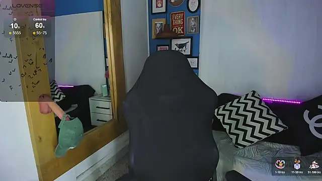 VladHellsing4 online show from November 8, 2025, 2:42 pm