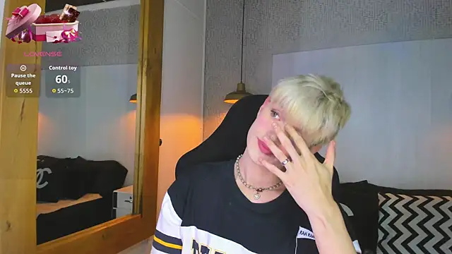 Snapshot of VladHellsing4 chatting on February 19, 2026, 1:52 pm VladHellsing4 online show from February 19, 2026, 1:52 pm