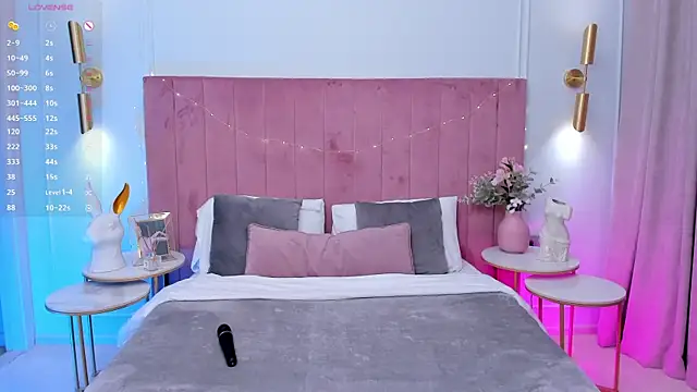 Snapshot of MilaVoxx chatting on March 23, 2025, 5:43 am MilaVoxx online show from March 23, 2025, 5:43 am