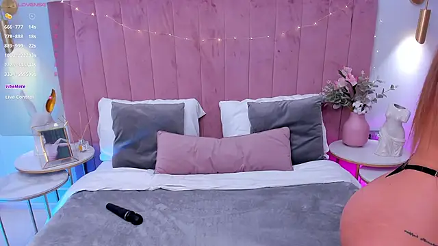 Snapshot of MilaVoxx chatting on February 20, 2025, 5:44 am MilaVoxx online show from February 20, 2025, 5:44 am