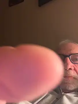 Snapshot of bobby123D chatting on February 12, 2025, 12:16 am bobby123D online show from February 12, 2025, 12:16 am