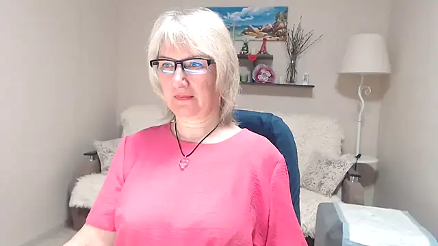 Snapshot of FleurMays chatting on May 6, 2026, 2:59 am FleurMays online show from May 6, 2026, 2:59 am