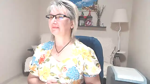 Snapshot of FleurMays chatting on June 21, 2026, 4:29 am FleurMays online show from June 21, 2026, 4:29 am