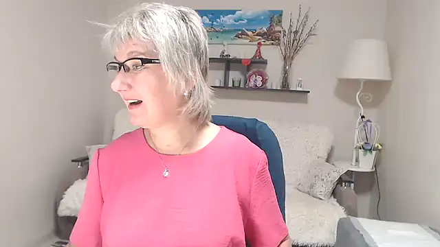 FleurMays online show from October 17, 2025, 5:22 am