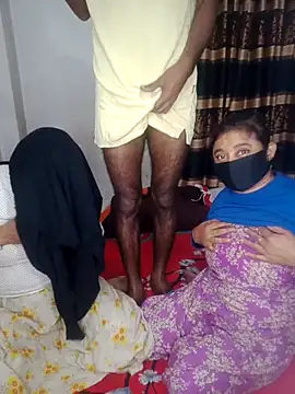 Snapshot of ArishaCouple chatting on December 15, 2024, 5:56 am ArishaCouple online show from December 15, 2024, 5:56 am