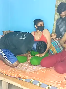 Snapshot of ArishaCouple chatting on January 11, 2025, 6:24 am ArishaCouple online show from January 11, 2025, 6:24 am