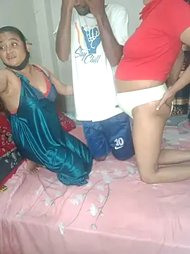 Snapshot of ArishaCouple chatting on December 12, 2024, 6:03 am ArishaCouple online show from December 12, 2024, 6:03 am