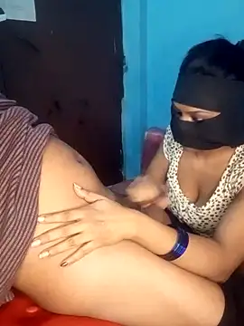 Snapshot of ArishaCouple chatting on February 5, 2025, 11:39 pm ArishaCouple online show from February 5, 2025, 11:39 pm