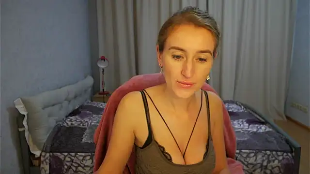 Snapshot of Sophiloren chatting on June 3, 2026, 3:39 pm Sophiloren online show from June 3, 2026, 3:39 pm