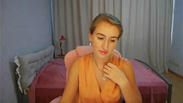 Snapshot of Sophiloren chatting on July 20, 2026, 3:36 pm Sophiloren online show from July 20, 2026, 3:36 pm