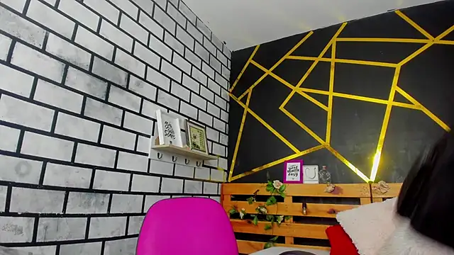 kathina giraldo online show from October 21, 2025, 12:48 pm