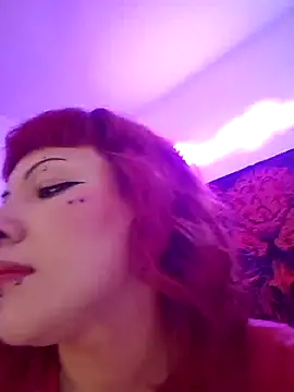Snapshot of Sarah-Stoner chatting on July 3, 2026, 11:33 pm Sarah-Stoner online show from July 3, 2026, 11:33 pm