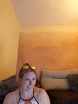 Snapshot of lilyhornyhousewife chatting on September 21, 2025, 9:36 am lilyhornyhousewife online show from September 21, 2025, 9:36 am
