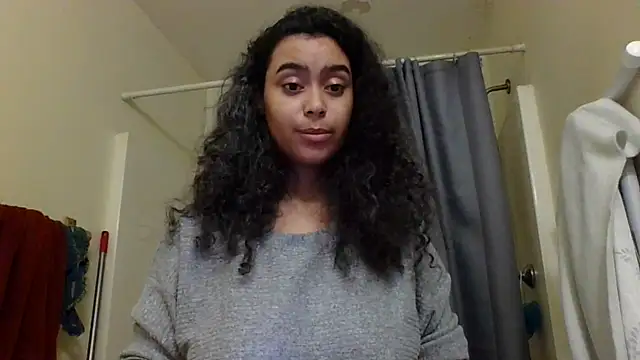 Snapshot of cinnaminnie chatting on January 16, 2025, 4:39 pm cinnaminnie online show from January 16, 2025, 4:39 pm