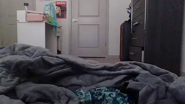 Snapshot of cinnaminnie chatting on October 1, 2025, 9:40 pm cinnaminnie online show from October 1, 2025, 9:40 pm