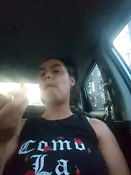 Snapshot of cinnaminnie chatting on March 4, 2025, 11:43 pm cinnaminnie online show from March 4, 2025, 11:43 pm