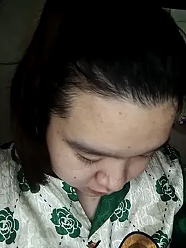 Snapshot of Thomgdee chatting on November 3, 2025, 7:24 am Thomgdee online show from November 3, 2025, 7:24 am