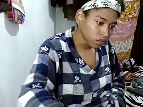 Snapshot of miriam775 chatting on March 14, 2025, 11:23 am miriam775 online show from March 14, 2025, 11:23 am