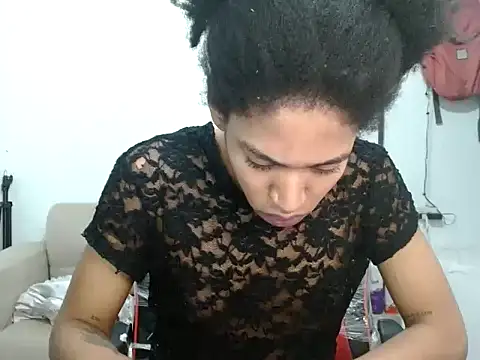 Snapshot of miriam775 chatting on September 25, 2025, 11:16 am miriam775 online show from September 25, 2025, 11:16 am