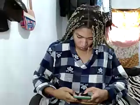 Snapshot of miriam775 chatting on February 17, 2025, 1:00 pm miriam775 online show from February 17, 2025, 1:00 pm