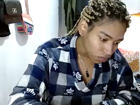 Snapshot of miriam775 chatting on January 24, 2025, 12:31 pm miriam775 online show from January 24, 2025, 12:31 pm