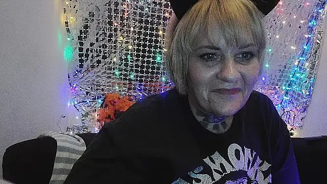 Snapshot of Hunniebunnie78 chatting on July 19, 2026, 2:31 am Hunniebunnie78 online show from July 19, 2026, 2:31 am